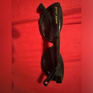 Betsey Johnson small cat eye sunglasses